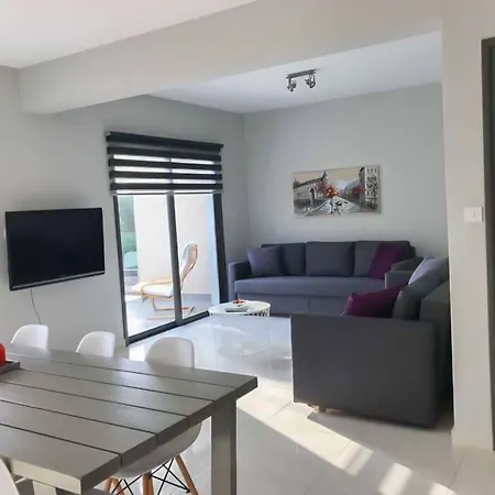 Litsa Seaview Boutique Apartment Paphos