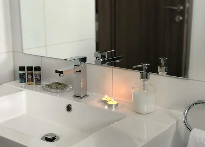 Mare Monte Seaview Boutique * パ フォス