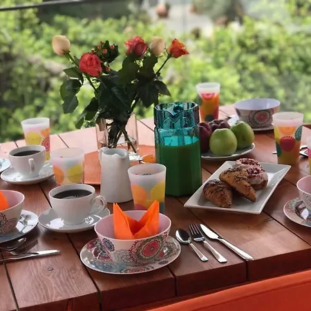 Mare Monte Seaview Boutique 아파트 파포스