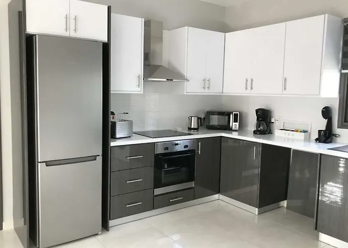 Mare Monte Seaview Boutique 파포스