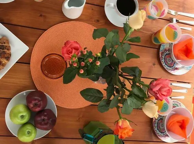 Mare Monte Seaview Boutique * 파포스